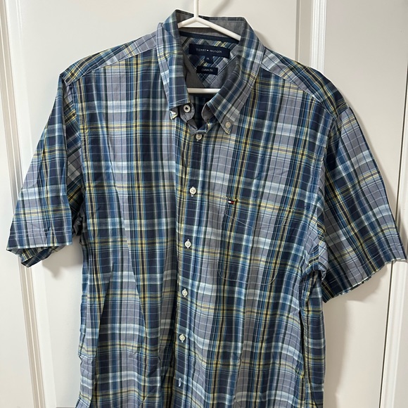 Tommi Hilfiger size XL - Picture 2 of 2